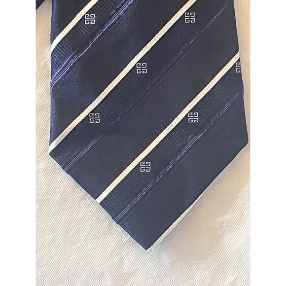 Givenchy Paris Necktie - 100% Silk Tie - Made in Italy - Black & Blue - Picture 4 of 12